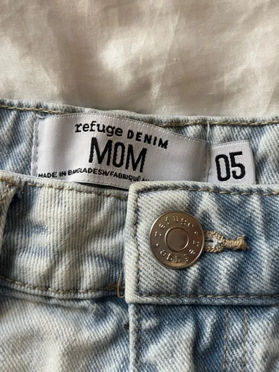 refuge Light Wash Distressed Mom Jean Shorts - Picture 2 of 3
